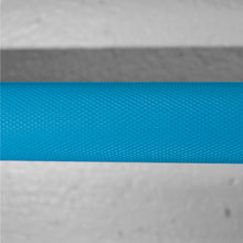 Cargar imagen en el visor de la galería, Barra Olímpica 20 Kg Cerakote Premium Class Light Blue Pullso Fitness
